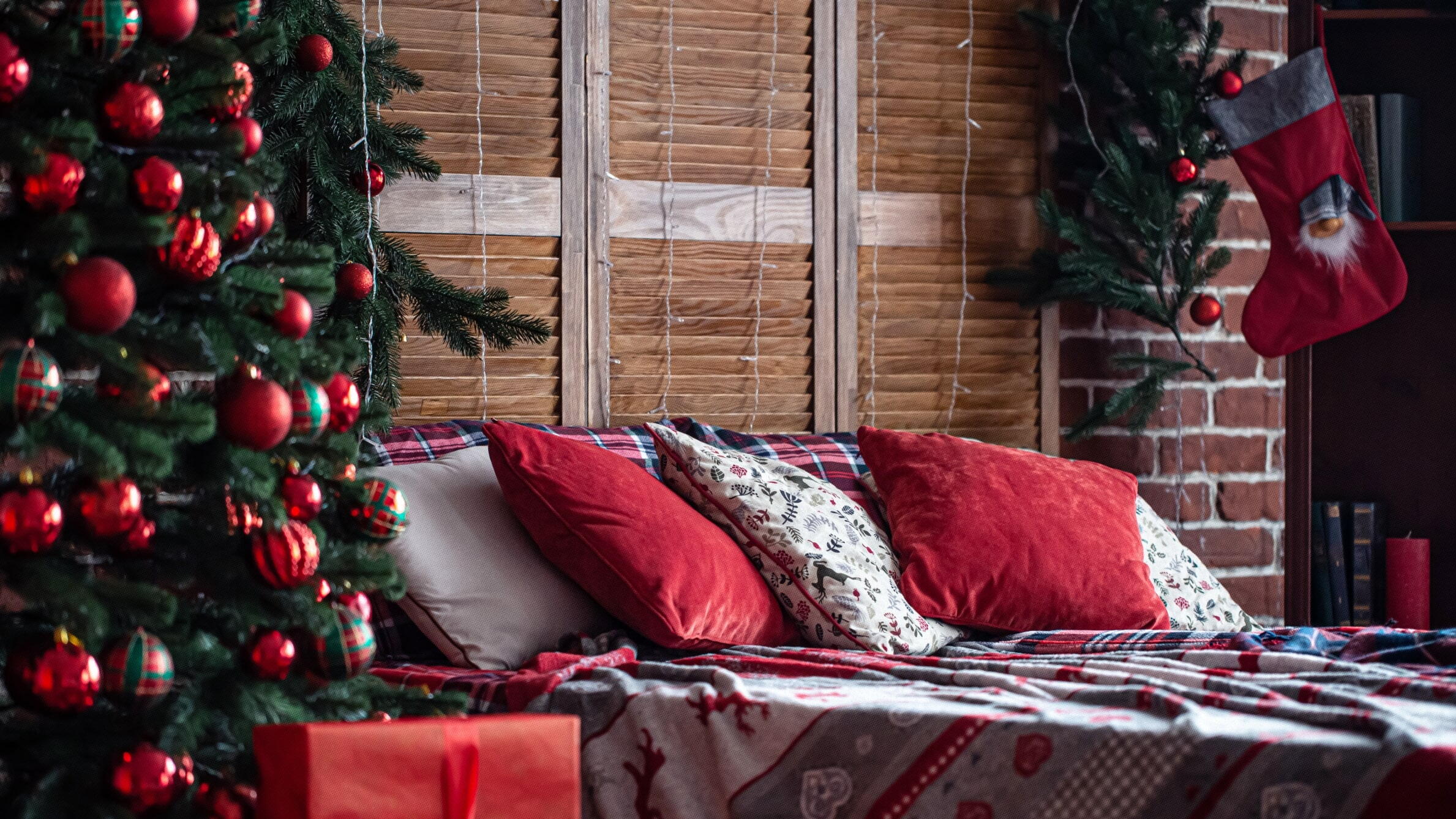 Red christmas tree decor ideas