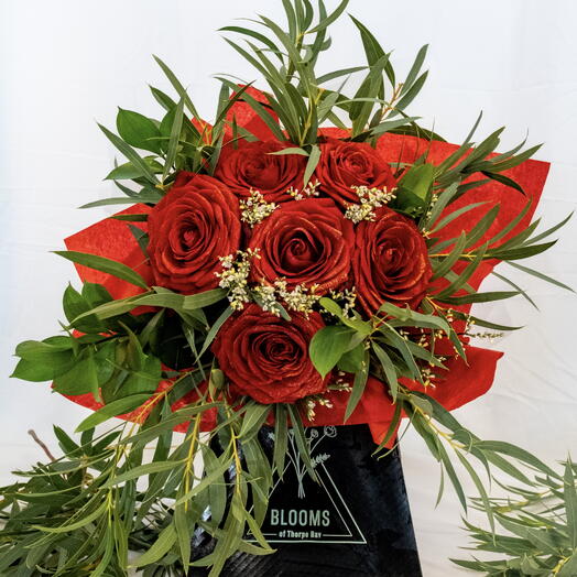 6 красных роз с блёстками