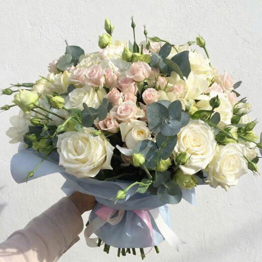 Blush   Ivory Garden Rose Bouquet