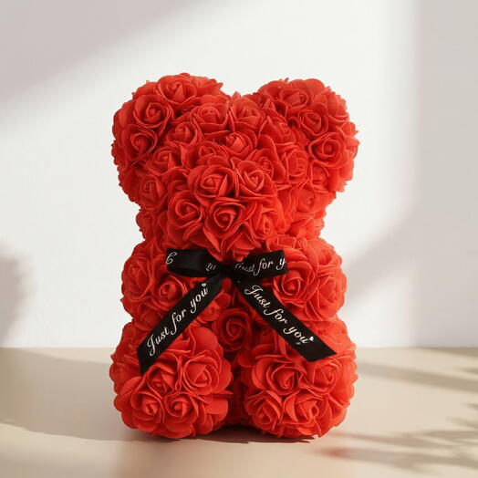 Ручной работы плюшевый мишка с красной розой 🧸