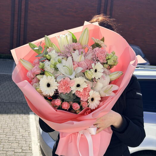 Elegant Pink and White Lily Bouquet