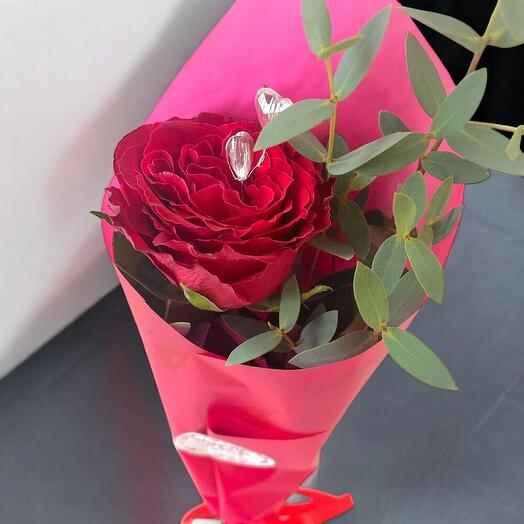 "Eternal Gesture" – Single Red Rose in Elegant Wrap
