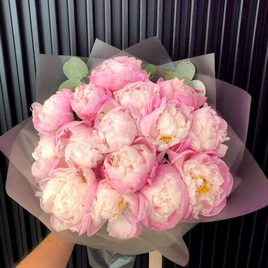 15 Peonies Bouquet