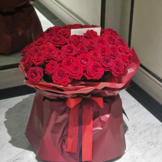 50 Red Naomi Roses