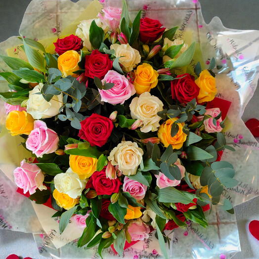 Rainbow Romance – 40 Rose Selection