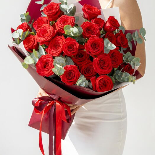 Премиум розы с эвкалиптом