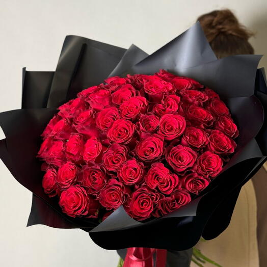 50 red roses