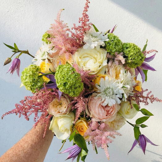 Seasonal Garden Bouquet – Pastel Roses, Astilbe   Fresh Green Accents