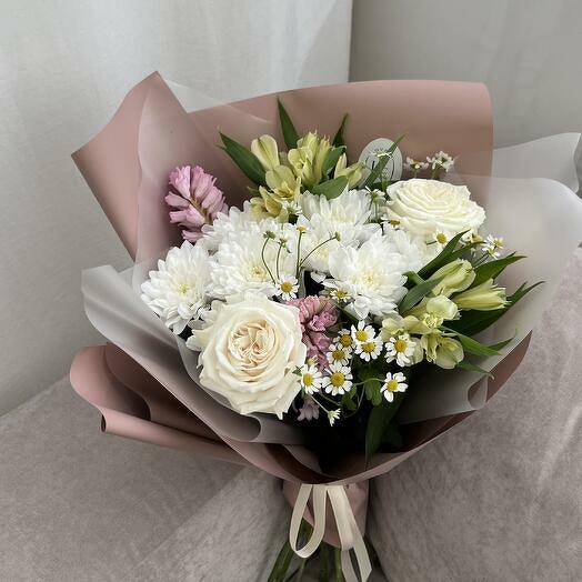 Bouquet with daisies, roses, hyacinths, alstroemeria and chrysanthemum