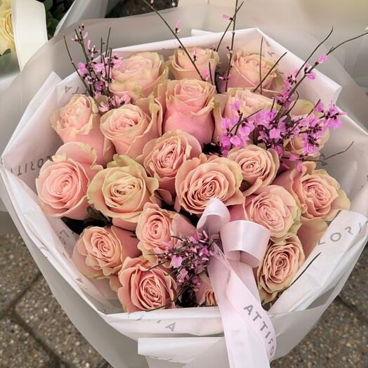 20 Peach Roses Bouquet