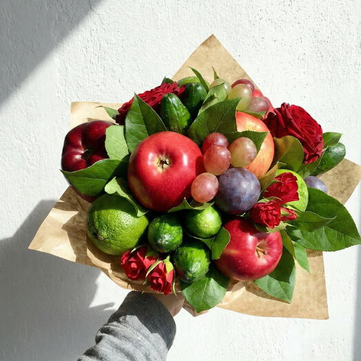 Luxury Fresh Fruit   Red Rose Bouquet – Gourmet Edible Flower Arrangement