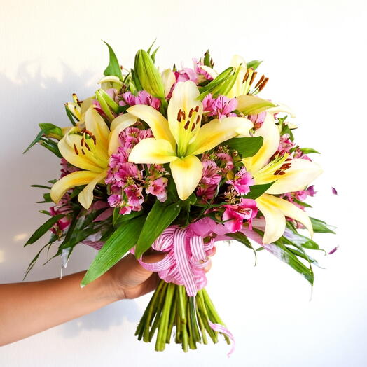Elegant Lily   Alstroemeria Bouquet – Hand-Tied Fresh Flower Arrangement