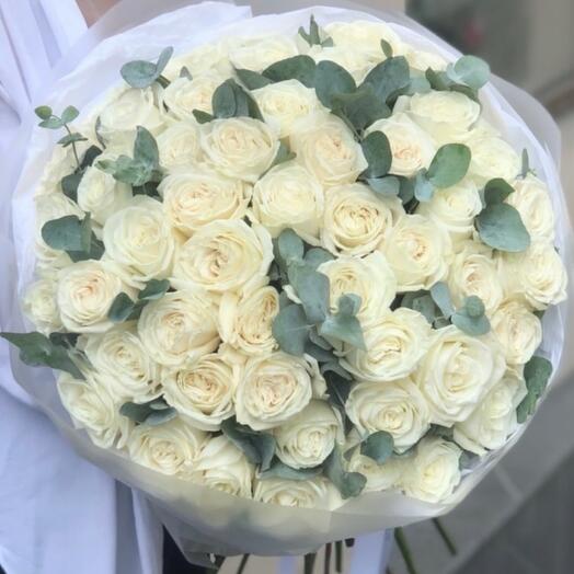 50 white roses with leaves