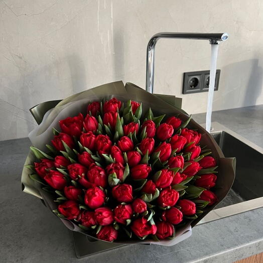 100 Red Tulips
