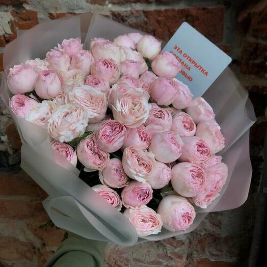 Розовые розы