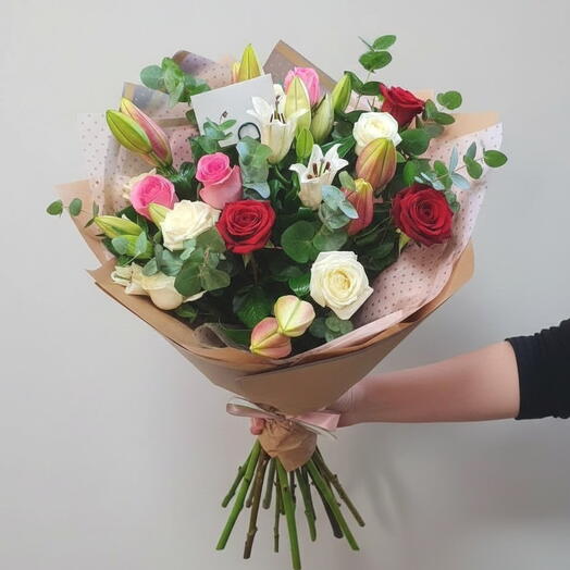 Букет лилий и роз