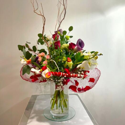 Luxury Garden Symphony – Premium Hand-Tied Bouquet