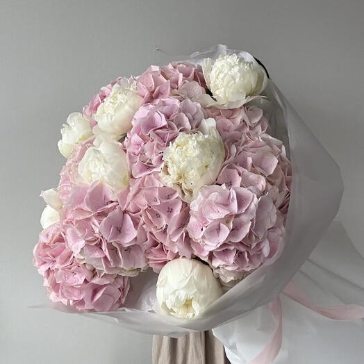 Peony   pink hydrangeas
