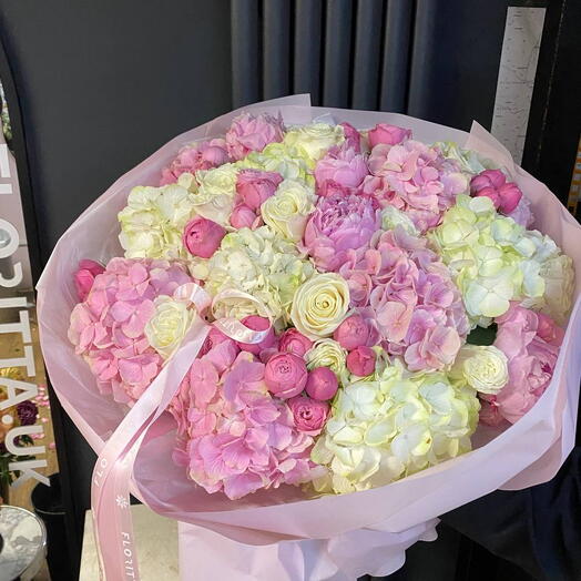 Hydrangeas peony mix