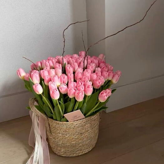 Basket with tulips