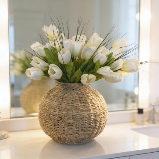 Spring to Summer Pure Tulip Elegance