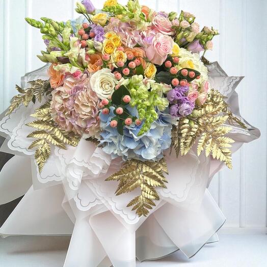 The Wild Crown Bouquet – Luxury Roses, Hydrangeas   Snapdragons