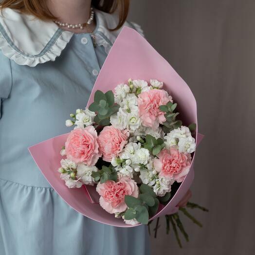 Спокойная цветочная гармония