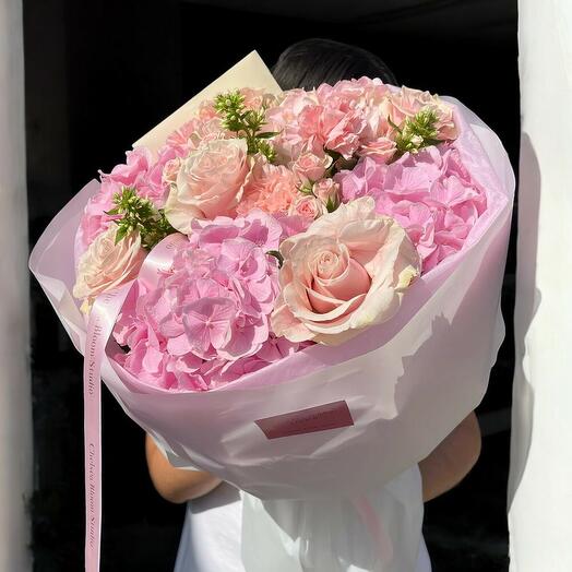 Holly – Elegant Pink Hydrangea   Rose Bouquet