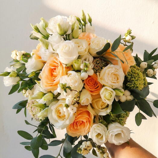 Peach   Ivory Elegance Rose Bouquet