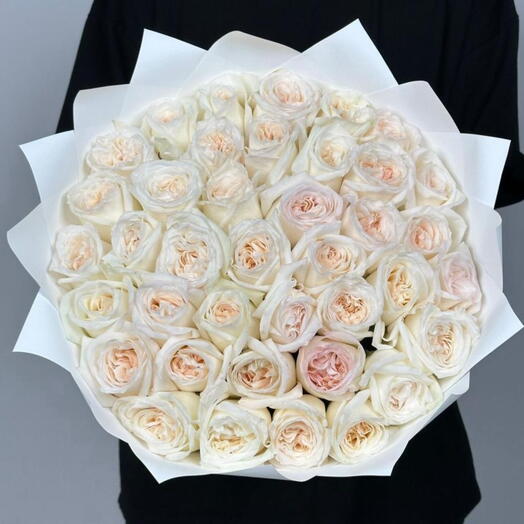 40 white roses