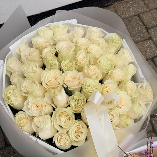 50 Cream Roses Bouquet