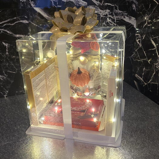 Шоколадная подарочная коробка «Тыквенный гном» с чашкой капучино   ложка ручной работы