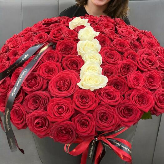 100 Roses Hatbox Arrangement