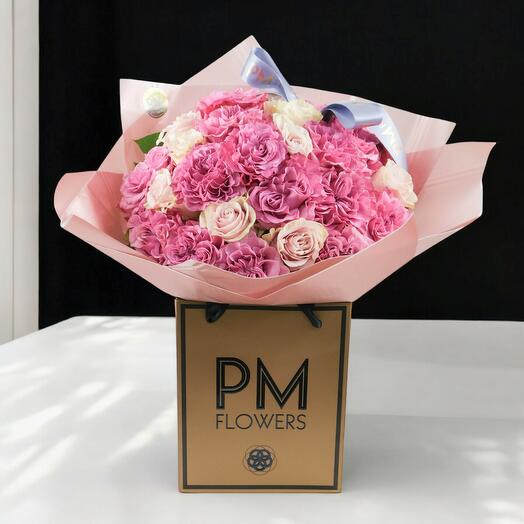 Queen of Hearts – A Majestic Pink Rose Bouquet for Romantic Elegance