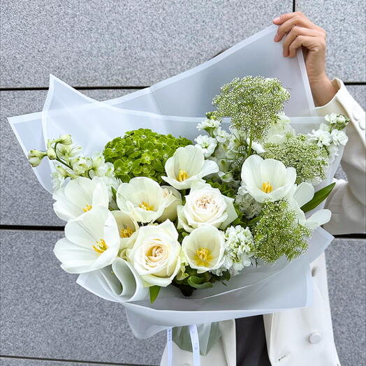 White Tulips and Roses Bouquet