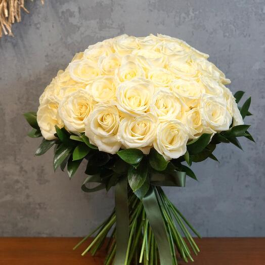 Букет из 50 роз сорта "Аваланш"