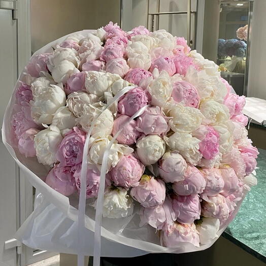 100 peonies bouquet