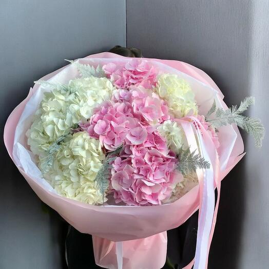 Cotton Cloud – Pink   White Hydrangea Bouquet