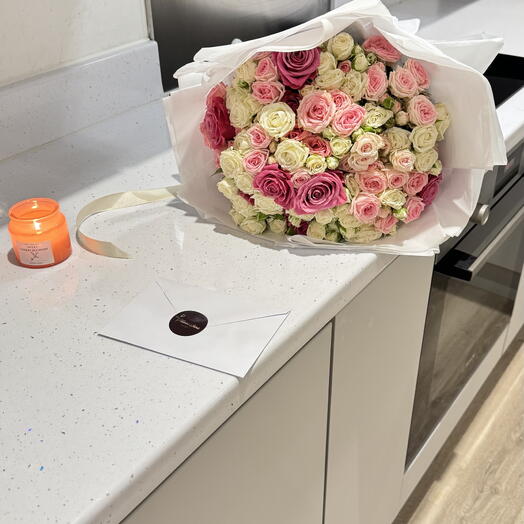 Спрей-троянди (білі/кремові)