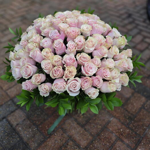 Розовый букет Mondial