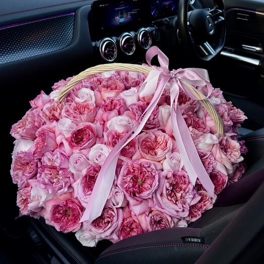 Вишня в корзине