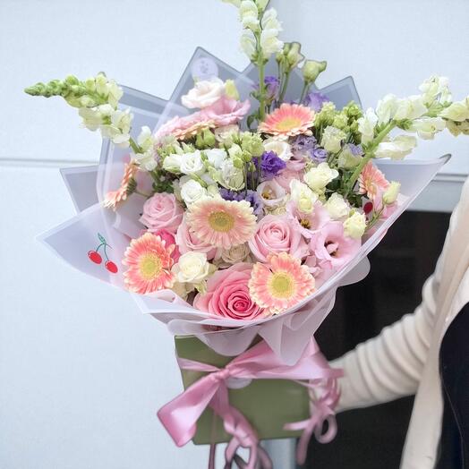 Purrfectly Wild Cat-Friendly Bouquet – Roses, Germini, Lisianthus   Snapdragons