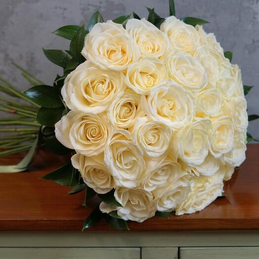 BOUQUET OF 30 AVALANCH ROSES