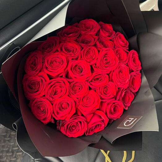30 red roses