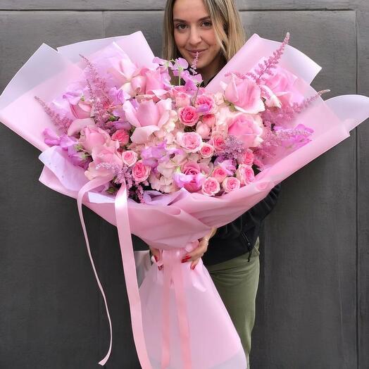 Isabella – Elegant All-Pink Floral Symphony