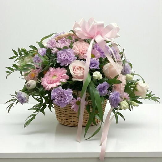 Pastel basket