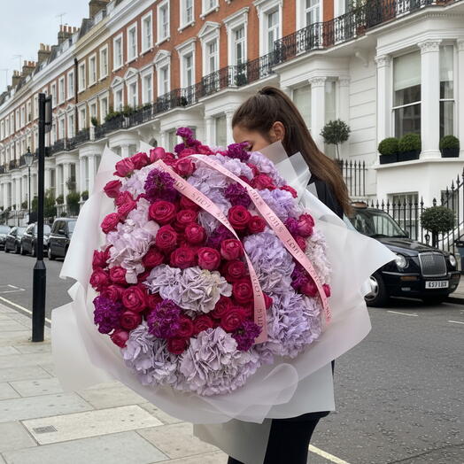 Royal Pink   Lilac Deluxe Bouquet Women s Day Edition