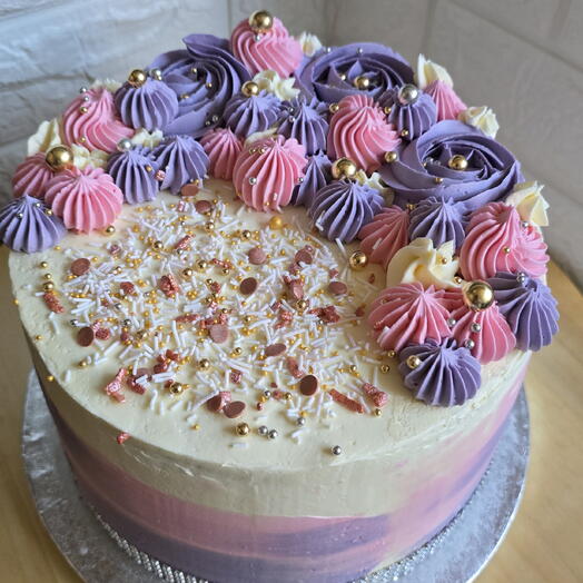 Girly cake for any occasion