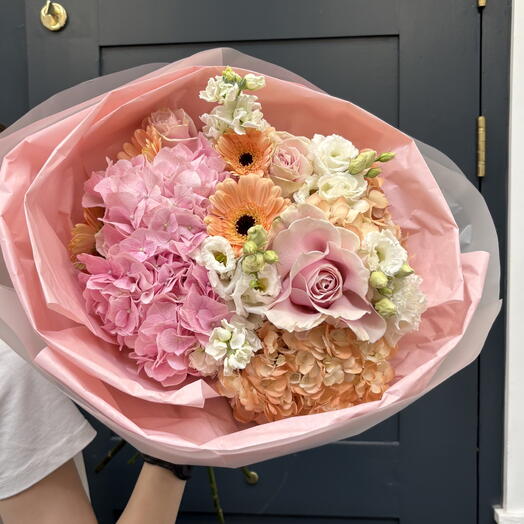 Pastel Harmony Hydrangea and Rose Bouquet