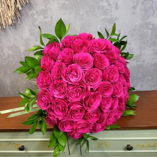 BOUQUET OF LUXURY FUCHSIA 50 ROSES